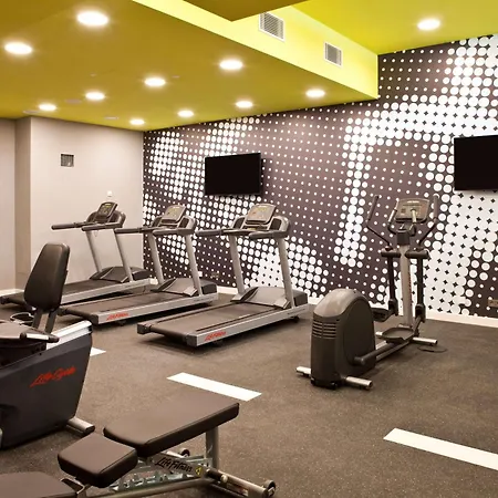 Otel Hampton By Hilton Regensburg