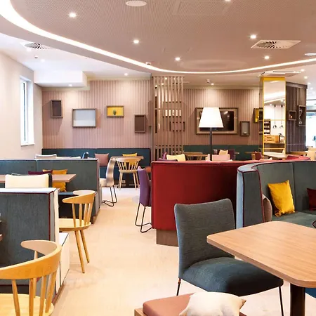 Hampton By Hilton 3*