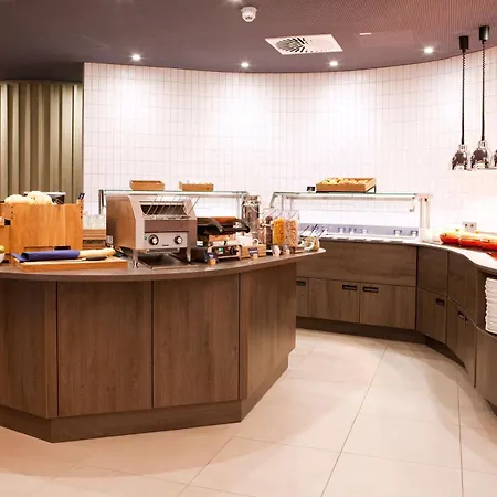 Hampton By Hilton 3*