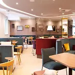 Hampton By Hilton 3*