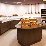 Hampton By Hilton 3*