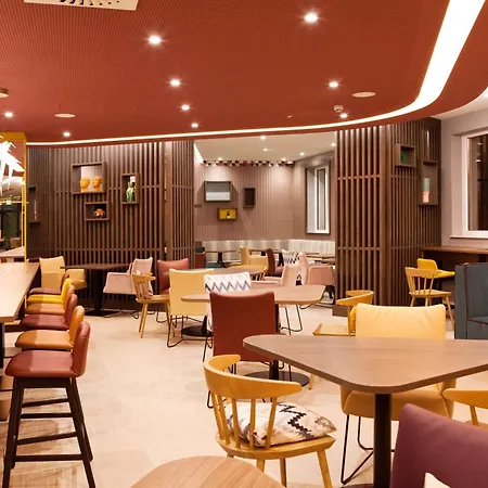 Hampton By Hilton Hotell 3*