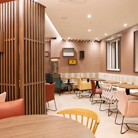 Hampton By Hilton Regensburg