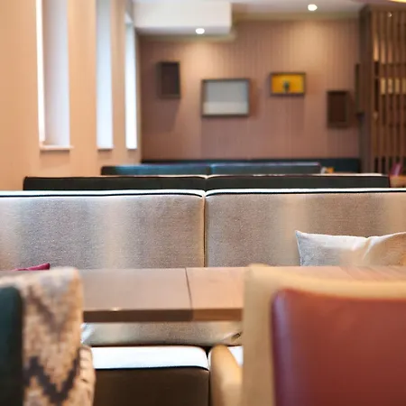 ホテル Hampton By Hilton 3*