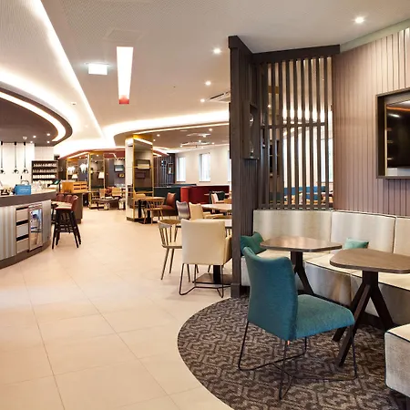 Hotell Hampton By Hilton 3*