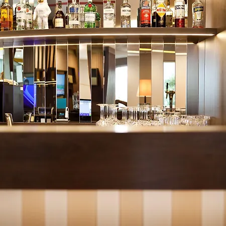 Hotell Hampton By Hilton 3*