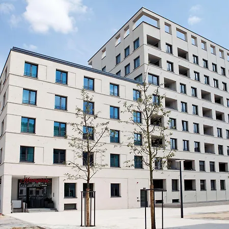 Hampton By Hilton Hotell 3*