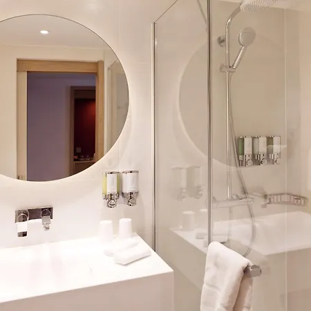 Hampton By Hilton Hotell