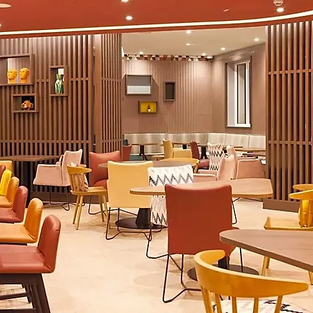 Hampton By Hilton Hotell 3*