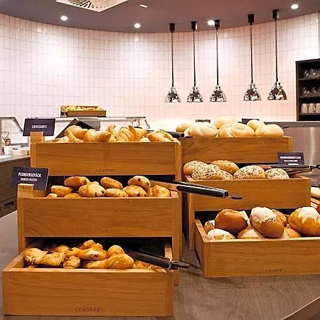 Hotel Hampton By Hilton 3*