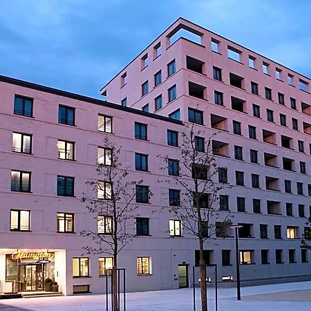 Hampton By Hilton Hotell