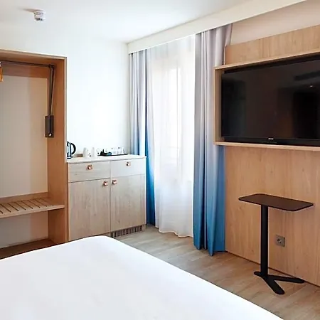 Hampton By Hilton