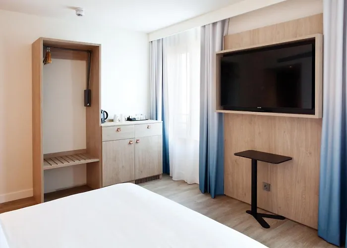 Hampton By Hilton