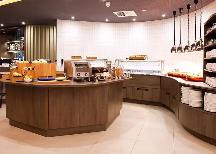 Hampton By Hilton 3*
